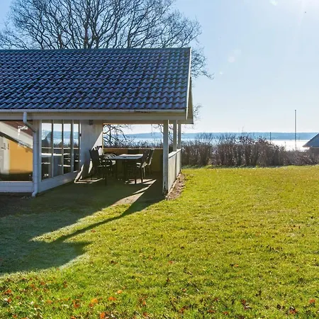 Дом отдыха Modern Retreat By Water - By Traum *