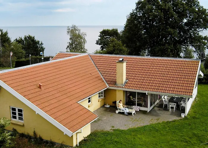 Modern Retreat By Water - By Traum Дом отдыха *