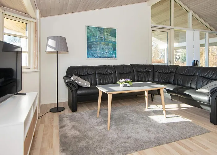Modern Retreat By Water - By Traum